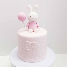 Cute Bunny Cake